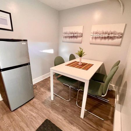 Newly Renovated Studio, Separate Entrance Montreal Exterior foto
